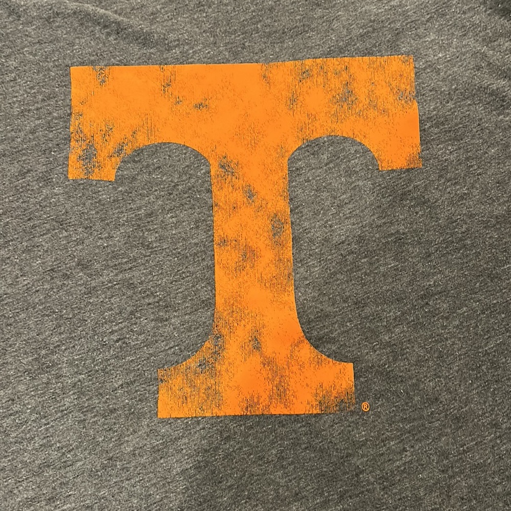 TN Vols men’s t shirt 🍊🏈🏟️